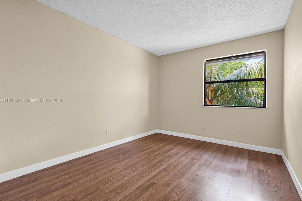 PEMBROKE POINTE SECTION T - Residential Lease