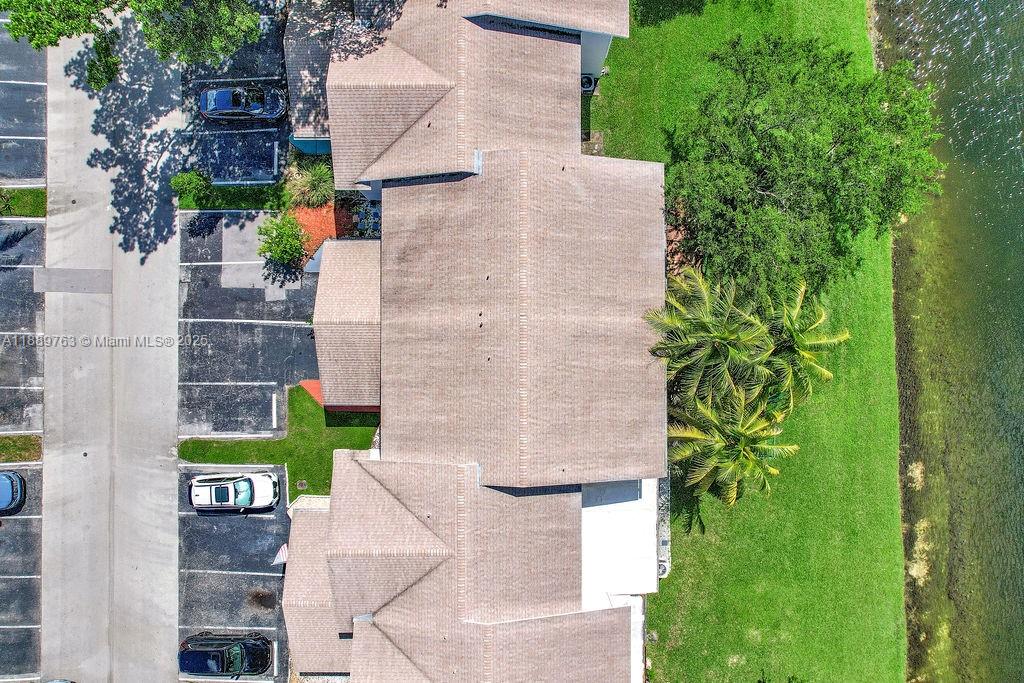 PEMBROKE POINTE SECTION T - Residential Lease