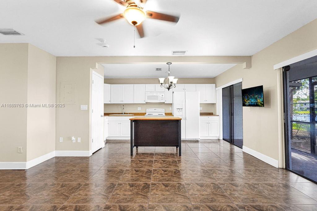 PEMBROKE POINTE SECTION T - Residential Lease