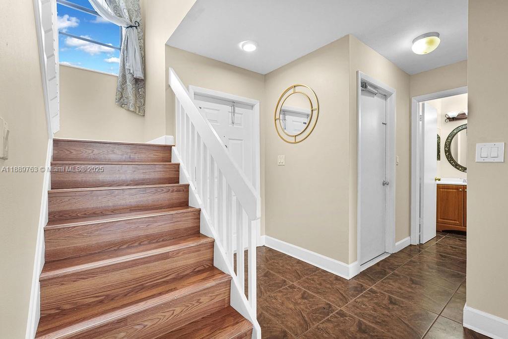 PEMBROKE POINTE SECTION T - Residential Lease