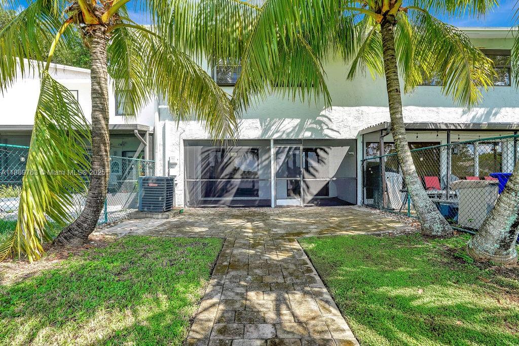 PEMBROKE POINTE SECTION T - Residential Lease