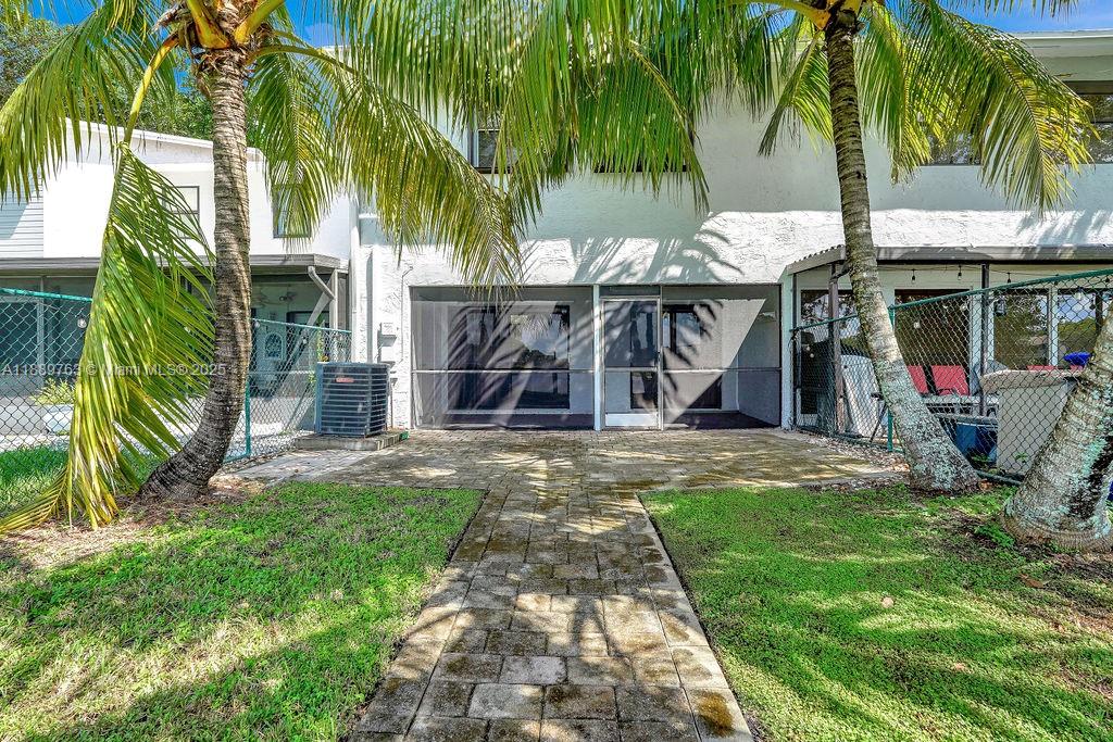 PEMBROKE POINTE SECTION T - Residential Lease