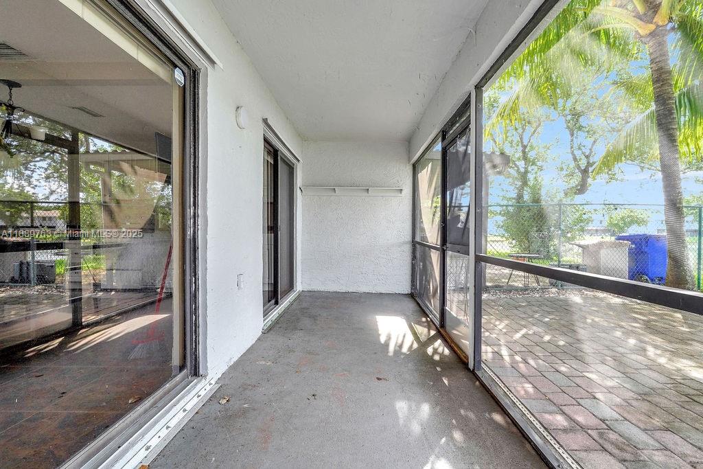 PEMBROKE POINTE SECTION T - Residential Lease