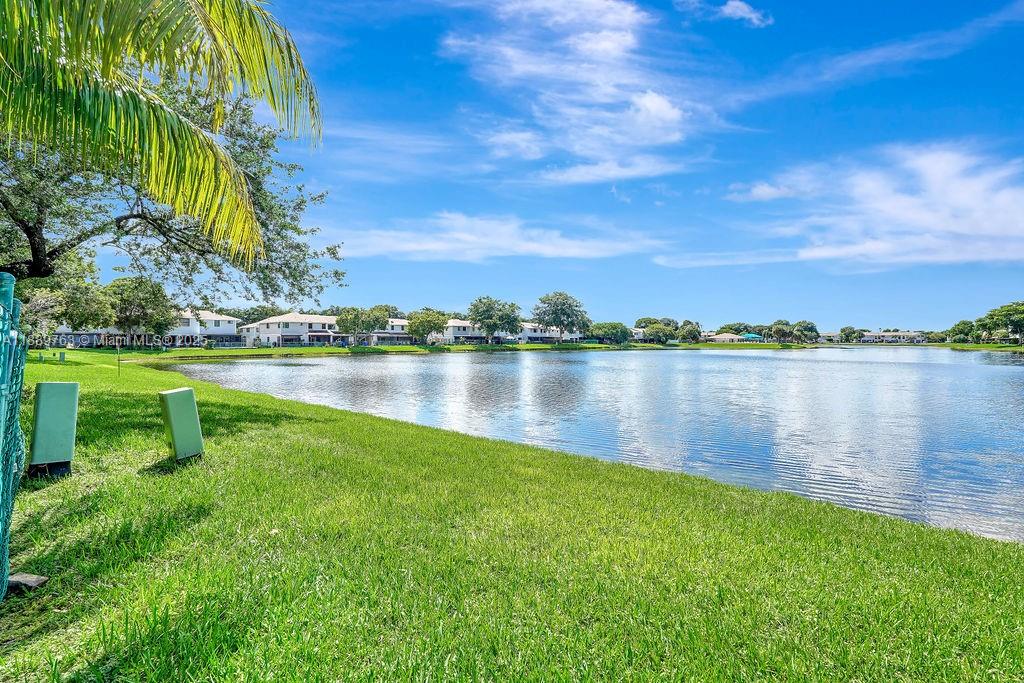 PEMBROKE POINTE SECTION T - Residential Lease