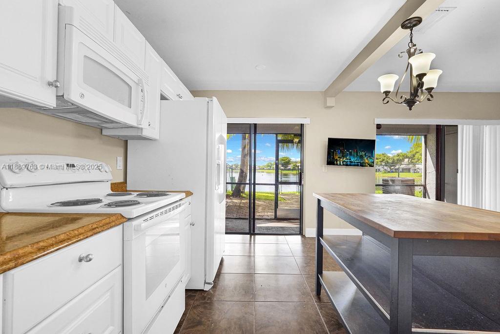 PEMBROKE POINTE SECTION T - Residential Lease