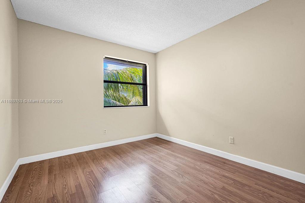 PEMBROKE POINTE SECTION T - Residential Lease
