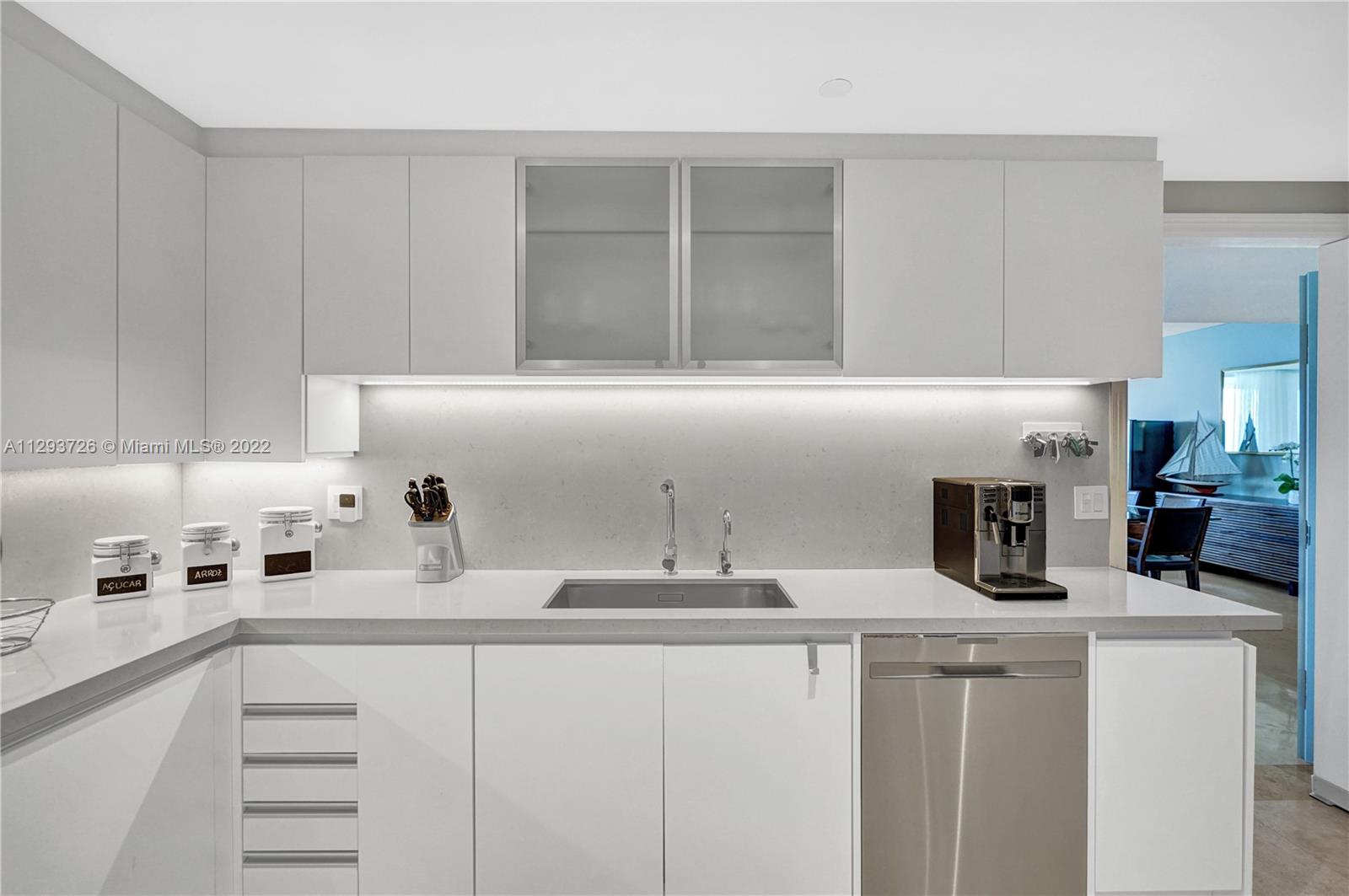 GRAND BAY TOWER CONDO - Residential