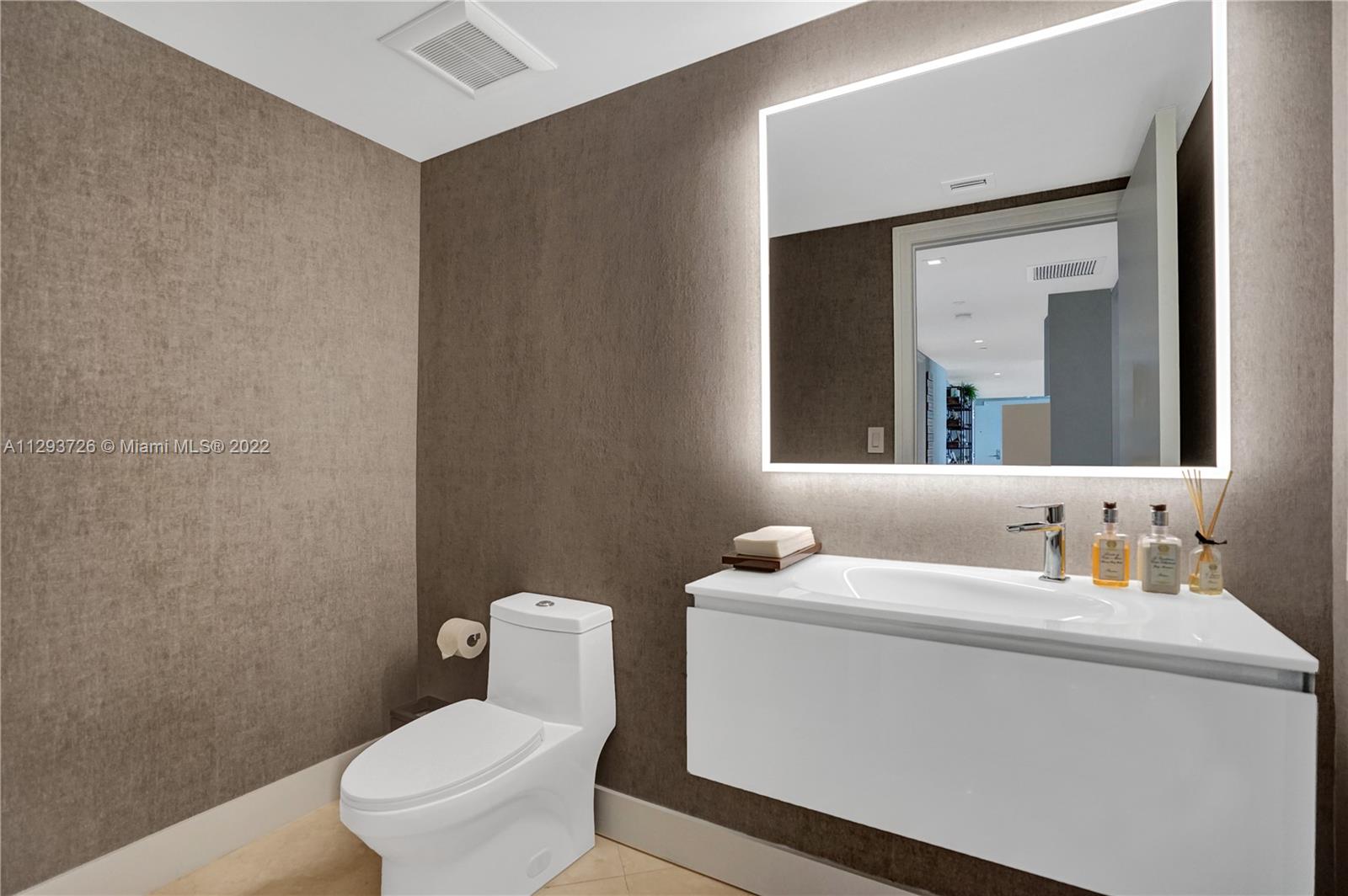 GRAND BAY TOWER CONDO - Residential