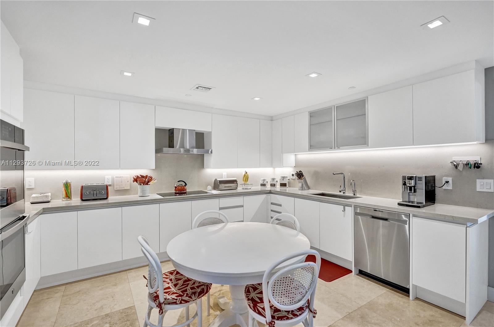 GRAND BAY TOWER CONDO - Residential