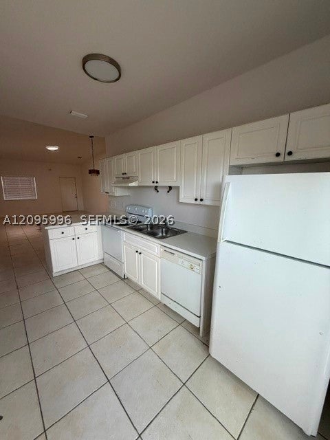 28402 SW 141st Pl, Homestead, FL, 33033/$310,000 3 28402 SW 141st Pl