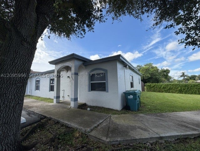 28402 SW 141st Pl, Homestead, FL, 33033/$310,000 1 28402 SW 141st Pl