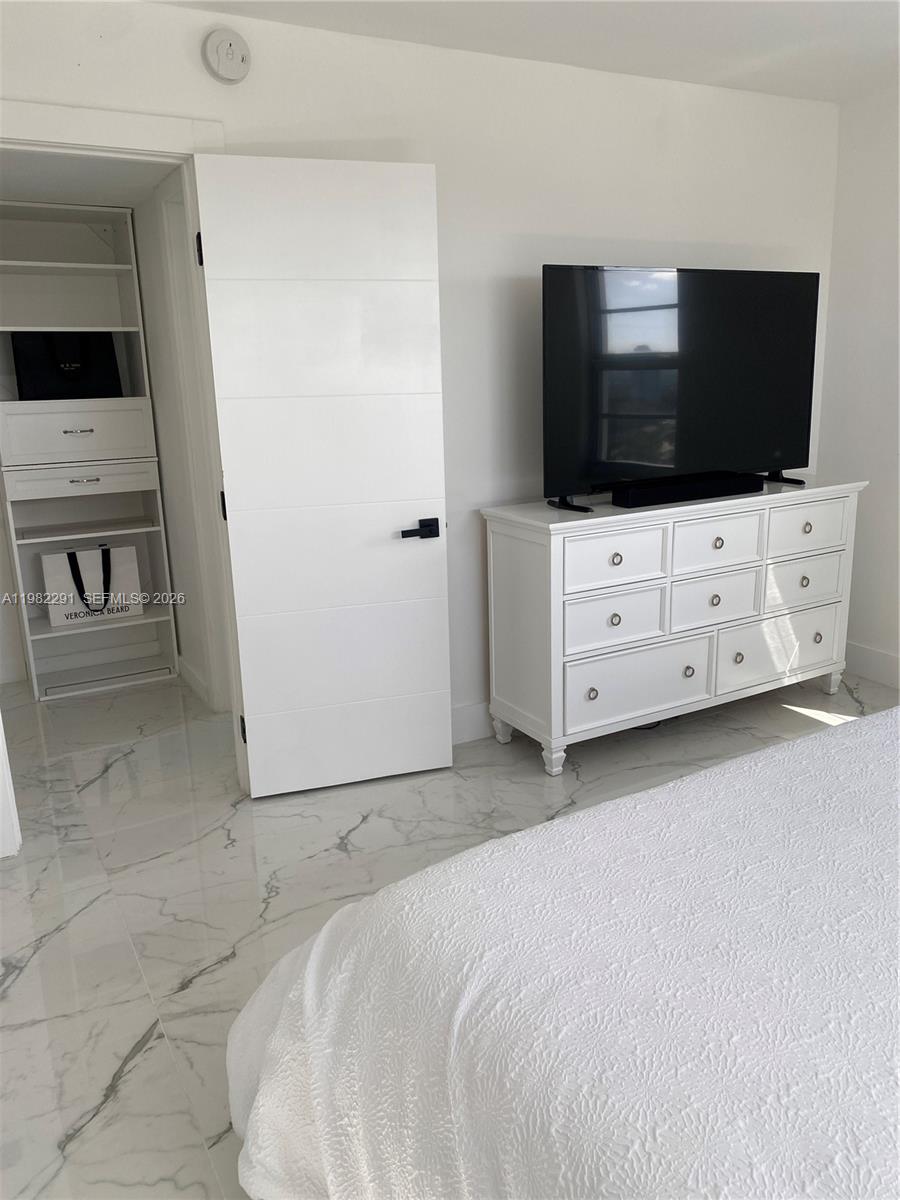 LEISURE TOWERS CONDO - Residential Lease
