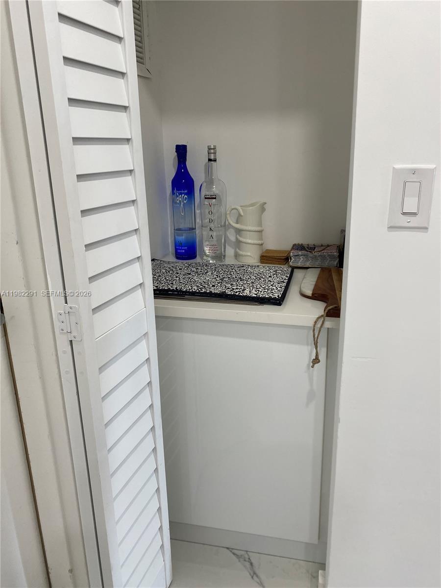 LEISURE TOWERS CONDO - Residential Lease