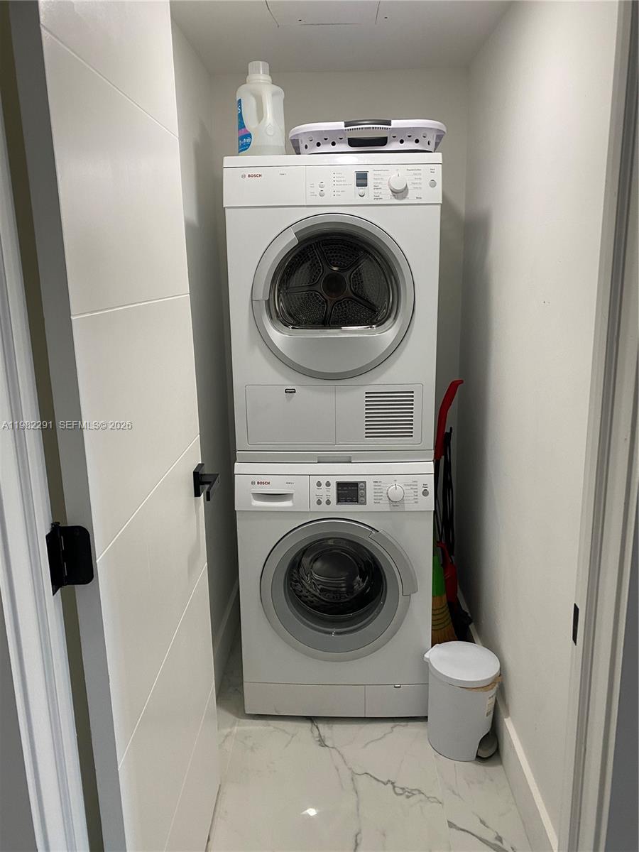 LEISURE TOWERS CONDO - Residential Lease