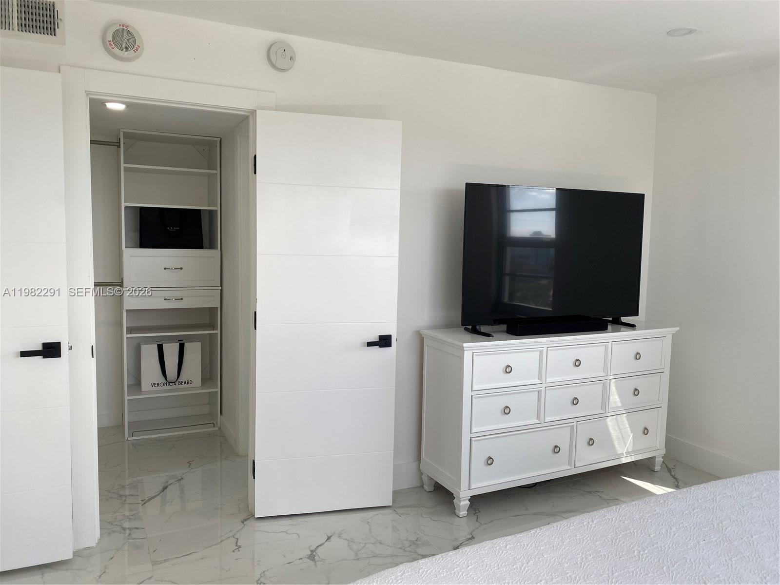 LEISURE TOWERS CONDO - Residential Lease