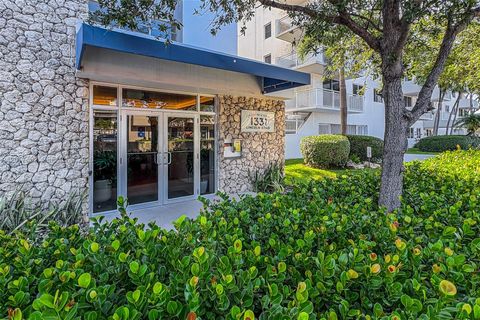 Photo of 1331 Lincoln Rd #704, Miami Beach, FL 33139 (MLS # A12017432)