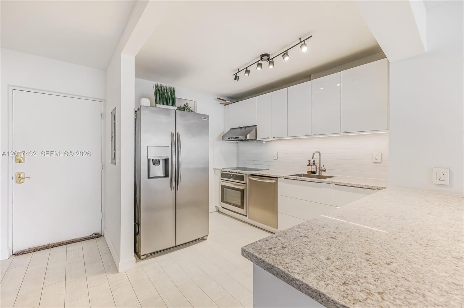 LINCOLN WEST TOWERS CONDO - Residential