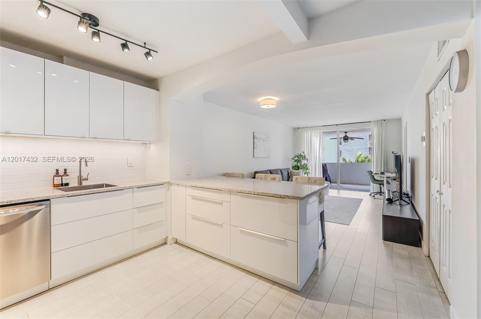 LINCOLN WEST TOWERS CONDO - Residential