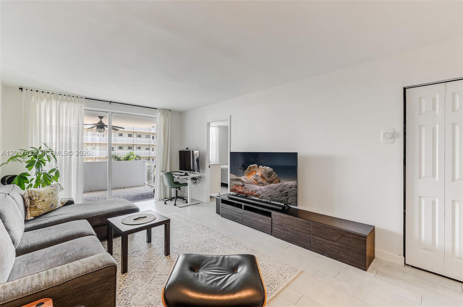 1331 Lincoln Rd 704
