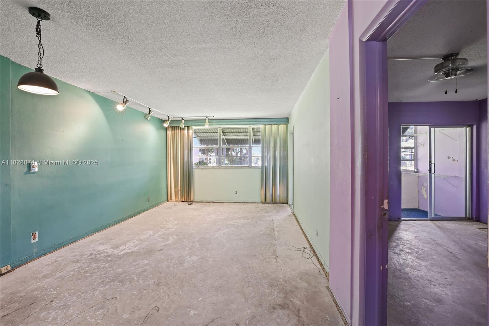 APRIL BREEZE CONDO - Residential