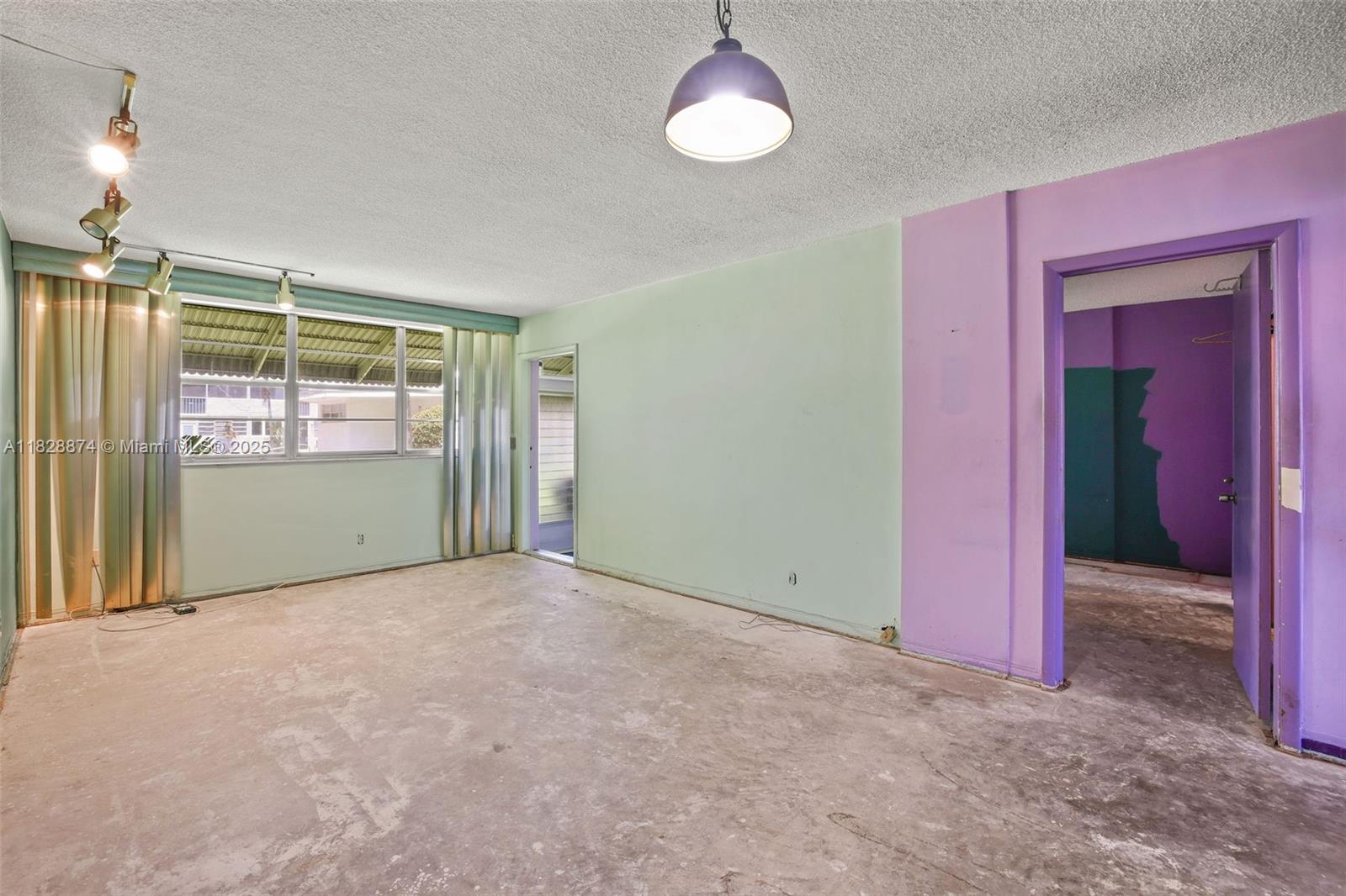 APRIL BREEZE CONDO - Residential