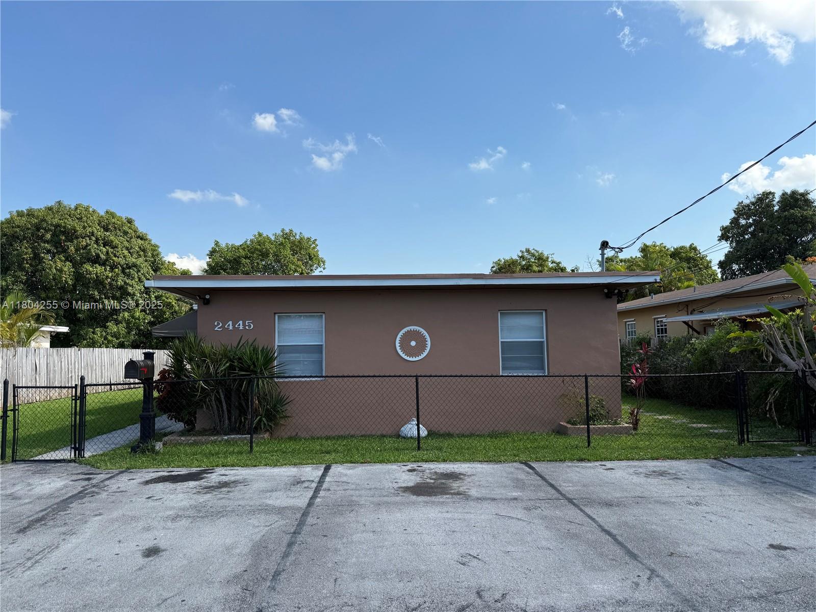 EXCELLENT LOCATION, GREAT AREA CLOSE TO THE GABLES, GOOD CONDITIONS, ALWAYS RENTED
INVESTOR CHOICE 8 BEDROOMS AND 5 BATHROOM 2/1 2/1 2/1 1/1/ PLUS AN STUDIO
HUGE YARD !!! BEST ZIP CODE IN MIAMI,
MOTIVATED SELLER PRICE FLEXIBLE
