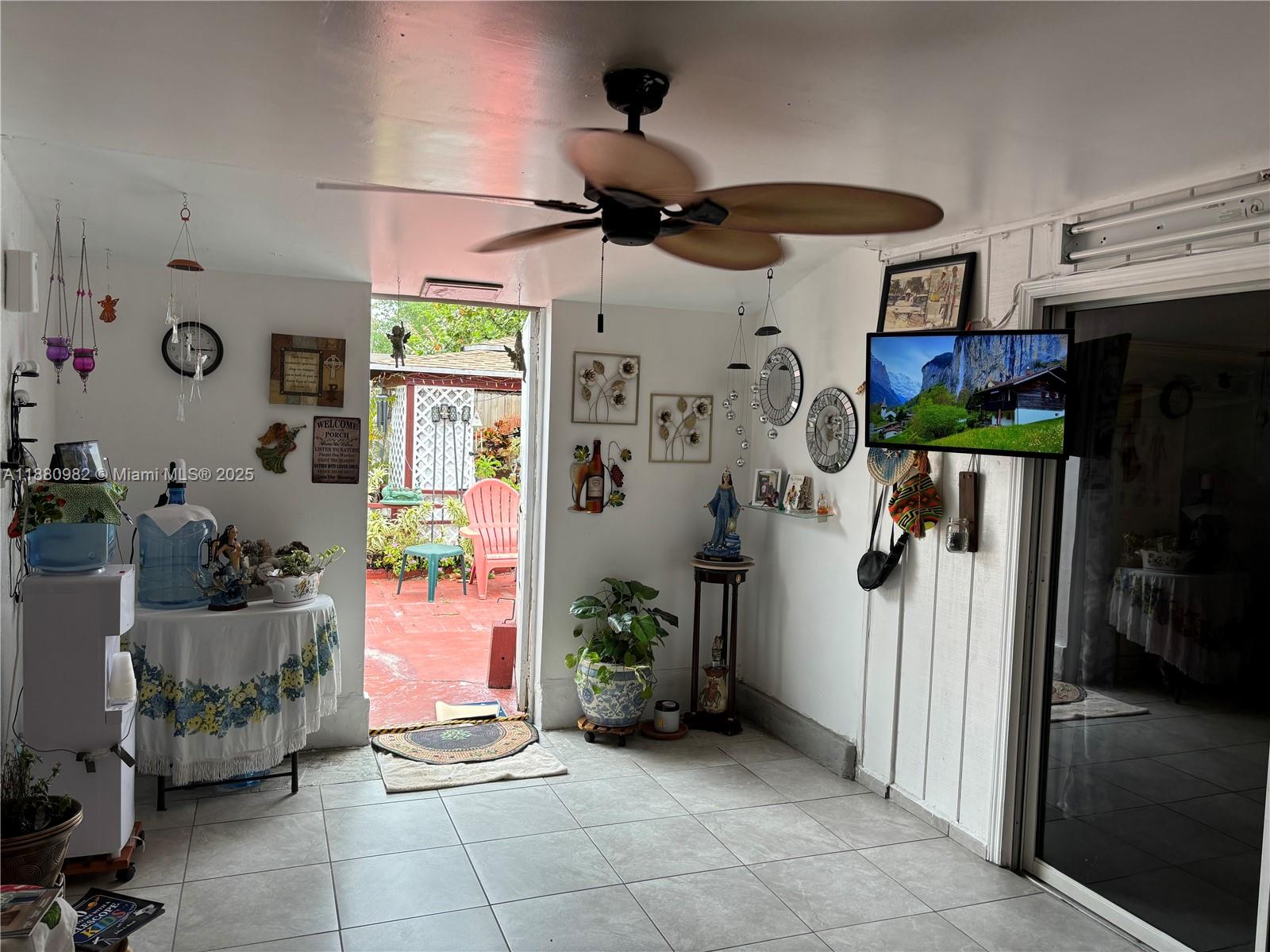 SOUTH MIAMI LAKES - Residential