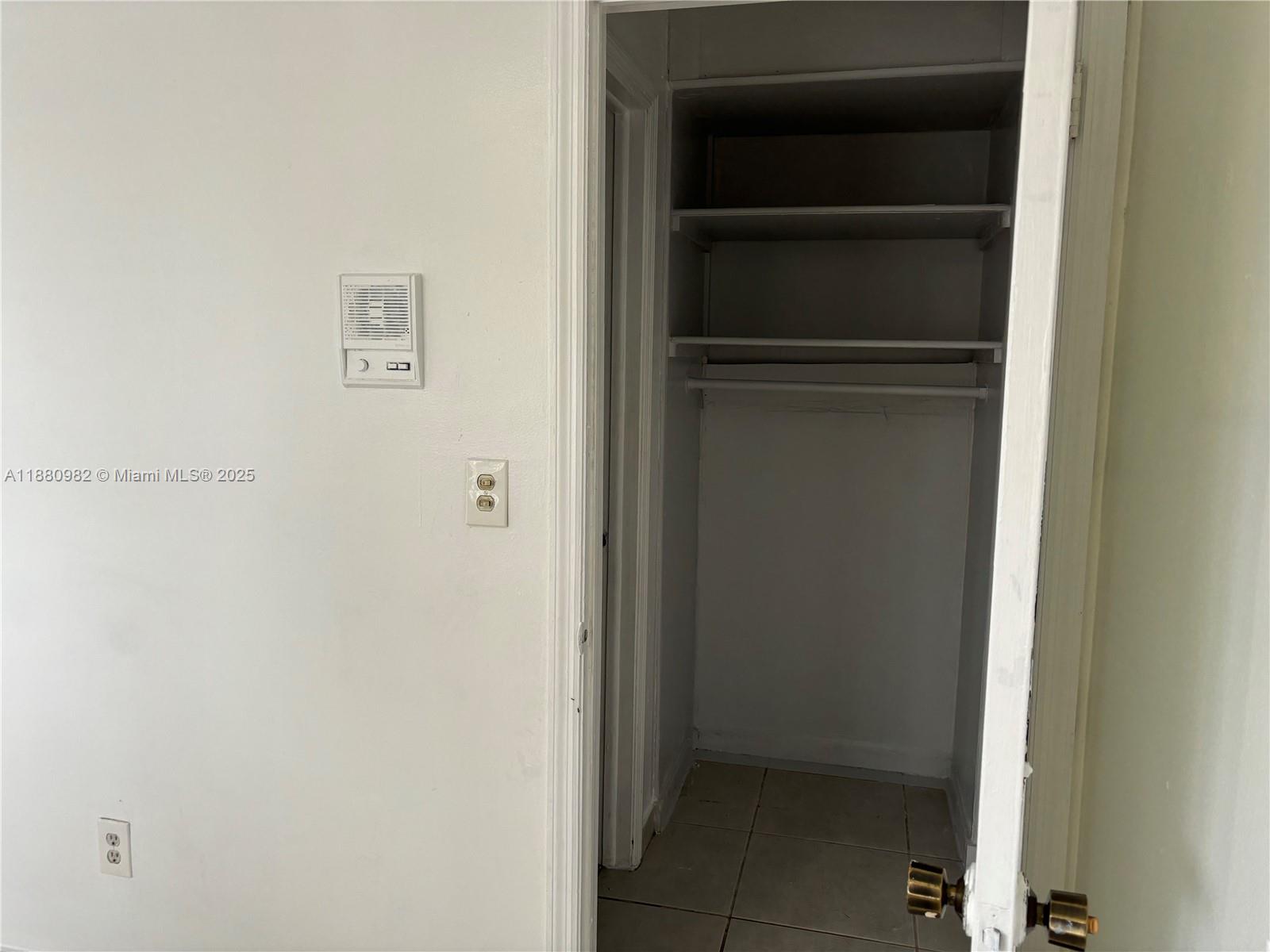 SOUTH MIAMI LAKES - Residential