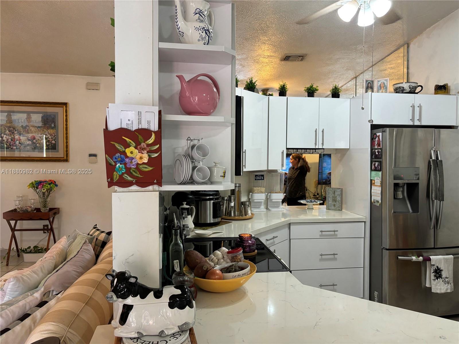 SOUTH MIAMI LAKES - Residential