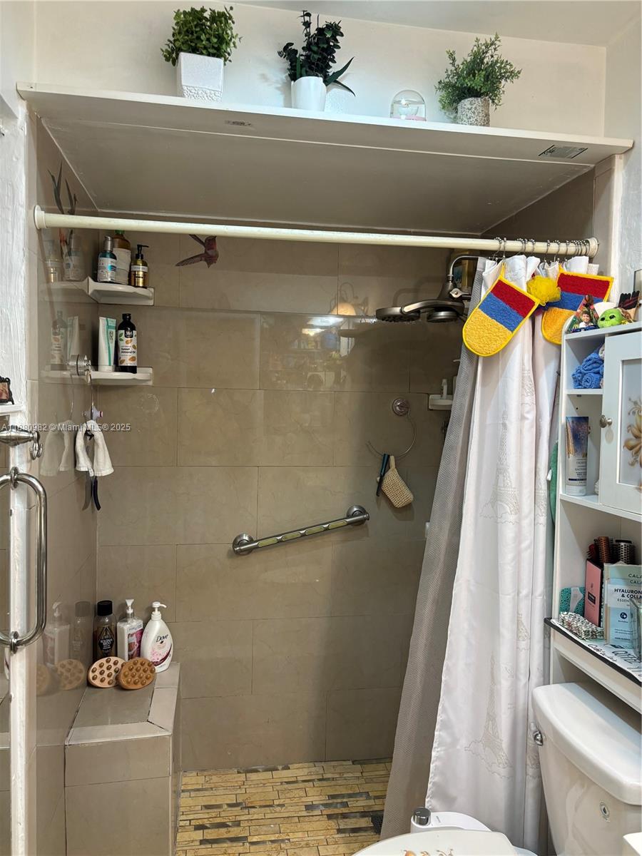 SOUTH MIAMI LAKES - Residential