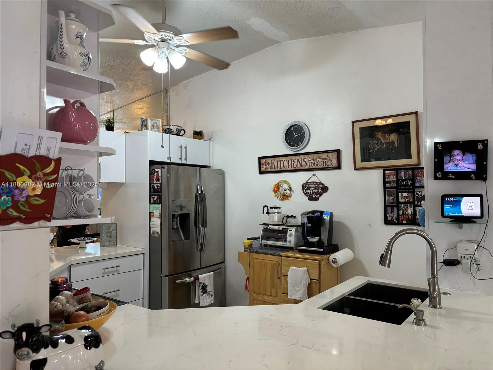 SOUTH MIAMI LAKES - Residential