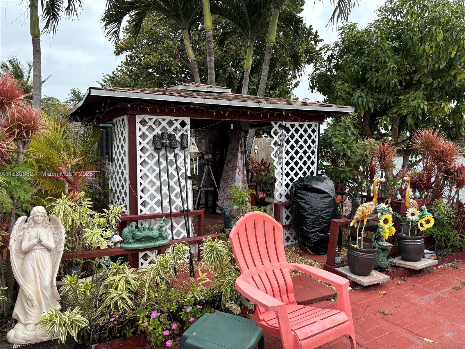 SOUTH MIAMI LAKES - Residential