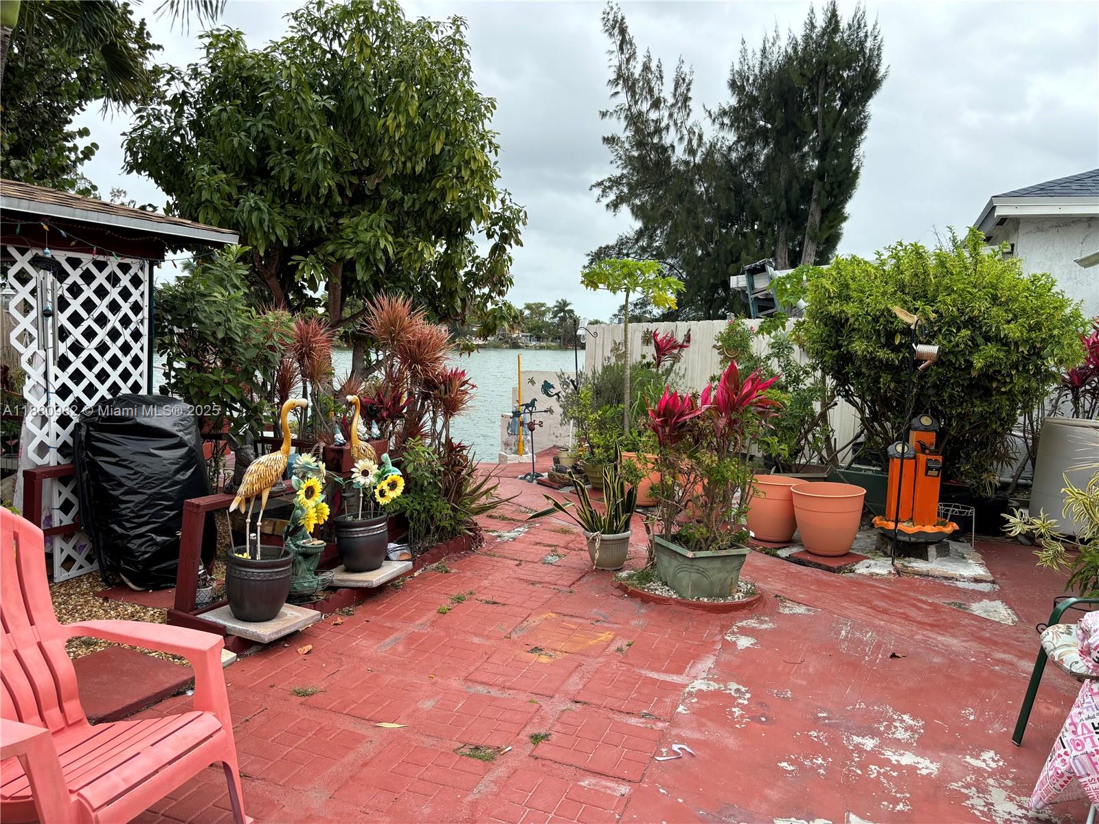 SOUTH MIAMI LAKES - Residential