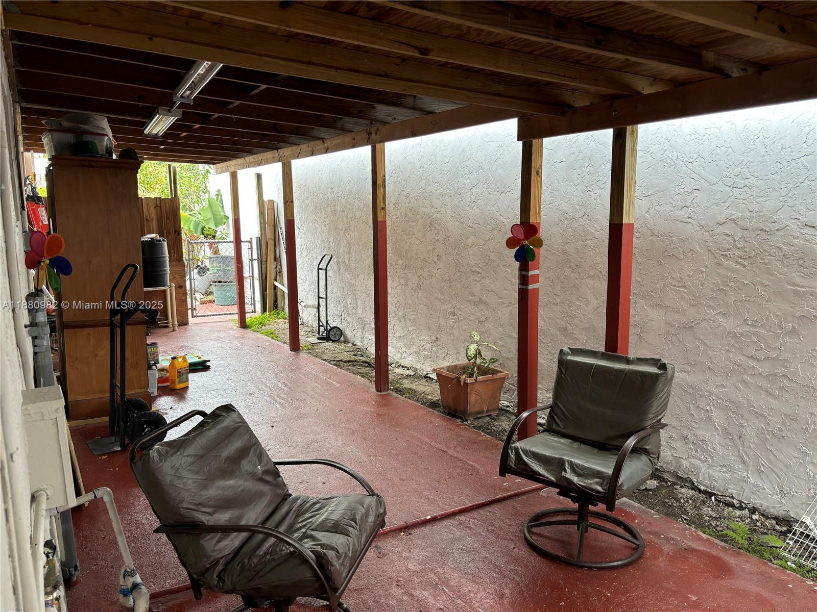 SOUTH MIAMI LAKES - Residential