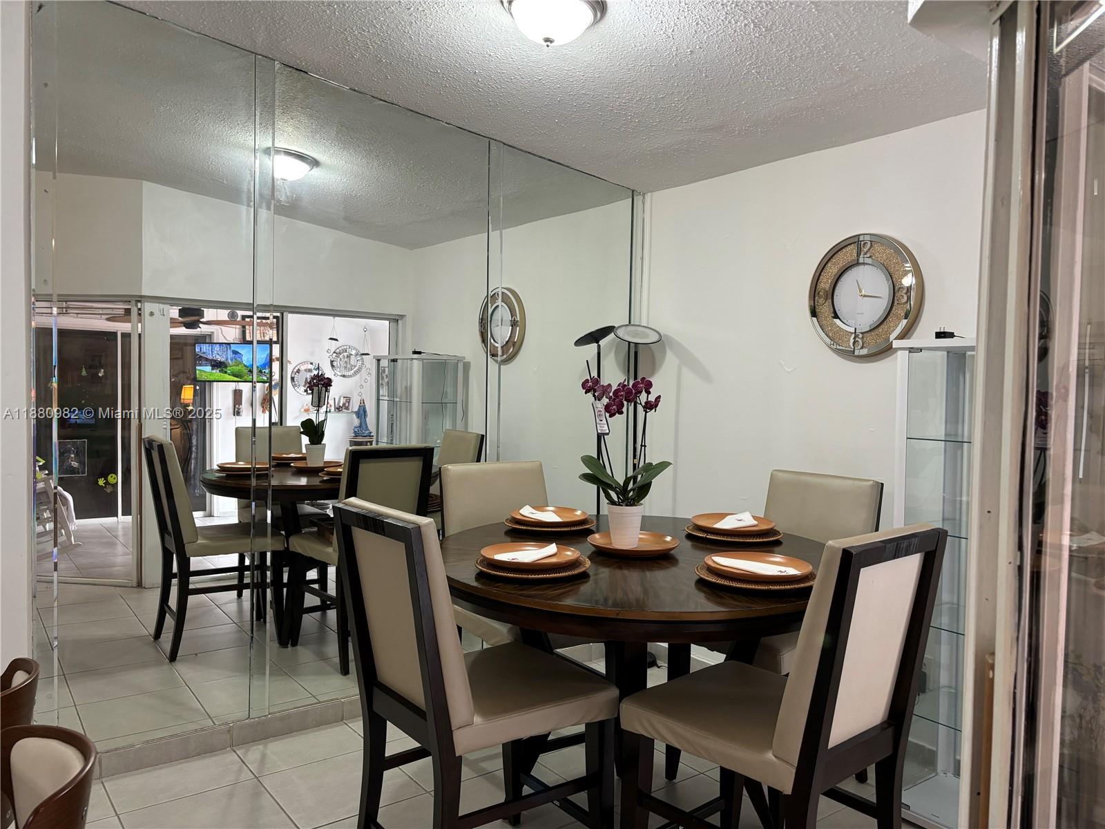 SOUTH MIAMI LAKES - Residential