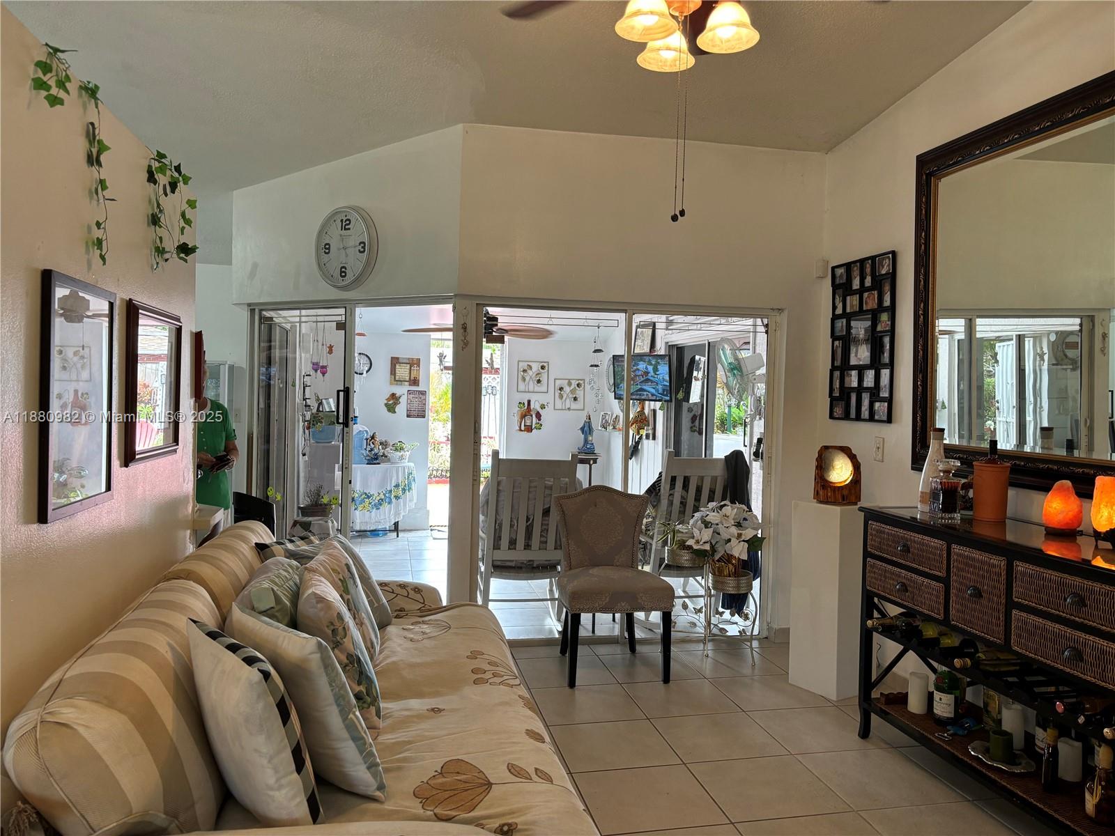 SOUTH MIAMI LAKES - Residential