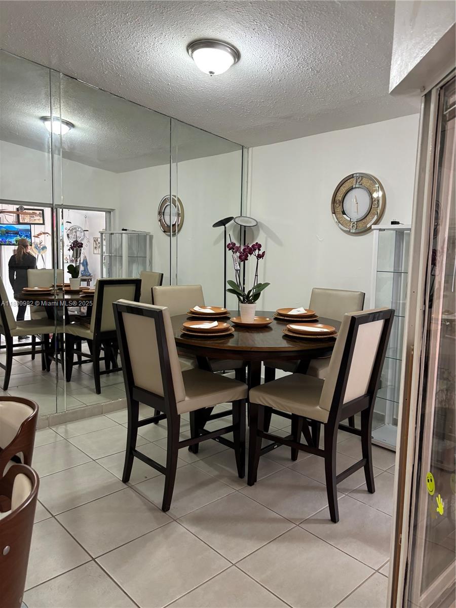 SOUTH MIAMI LAKES - Residential