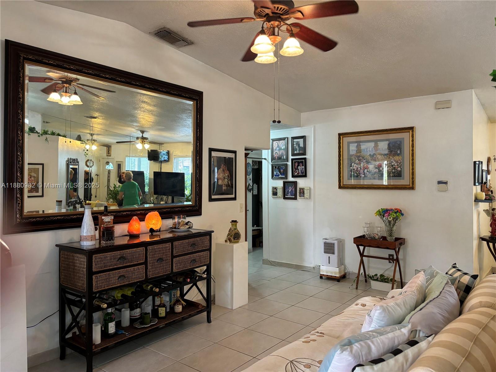 SOUTH MIAMI LAKES - Residential