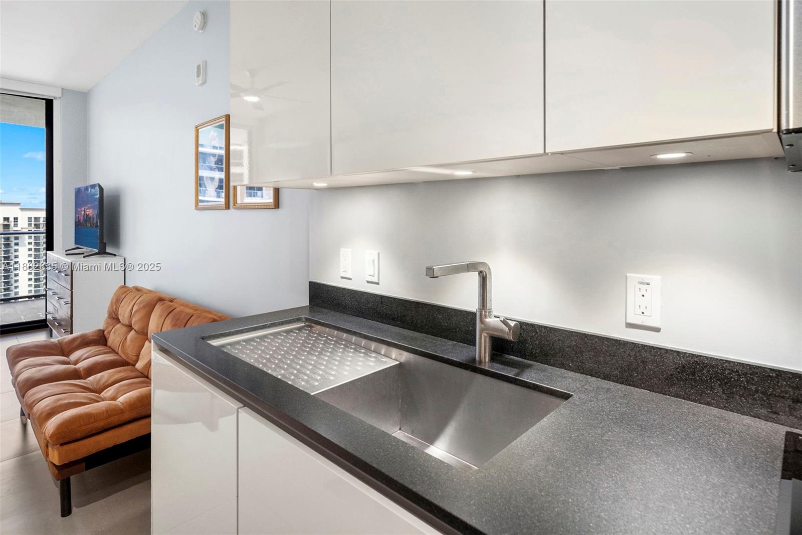 1010 BRICKELL CONDO - Residential Lease