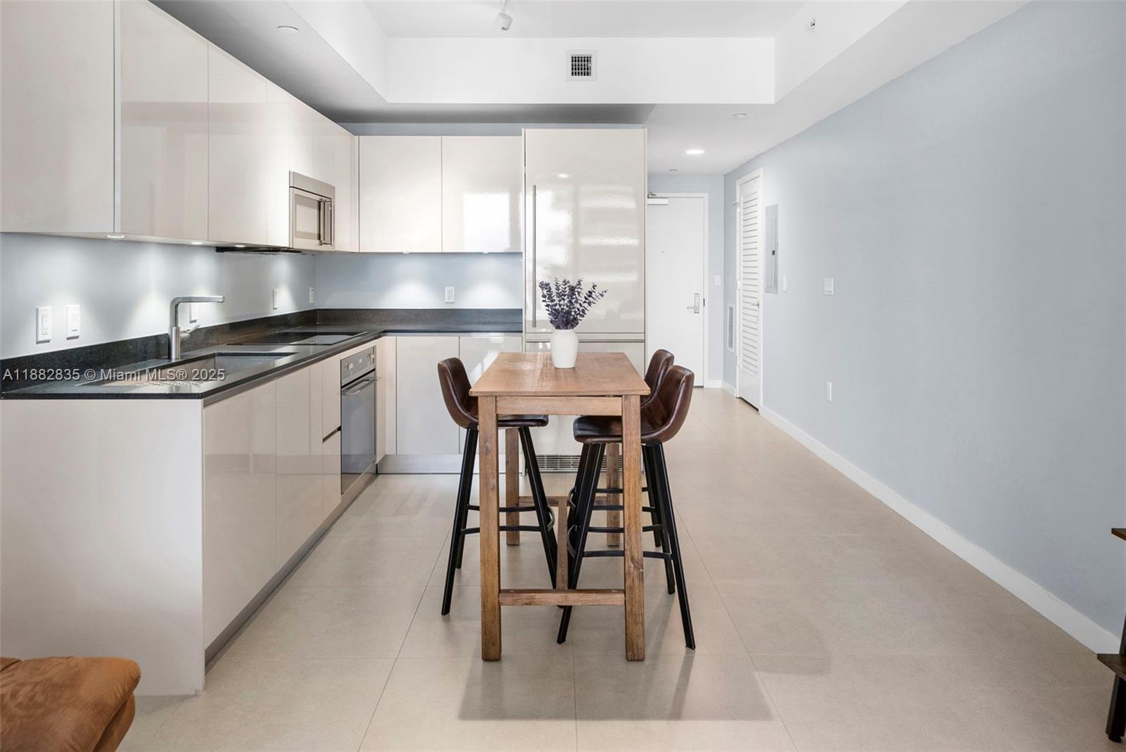 1010 BRICKELL CONDO - Residential Lease