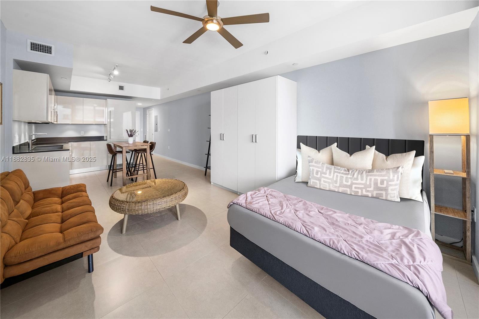 1010 BRICKELL CONDO - Residential Lease