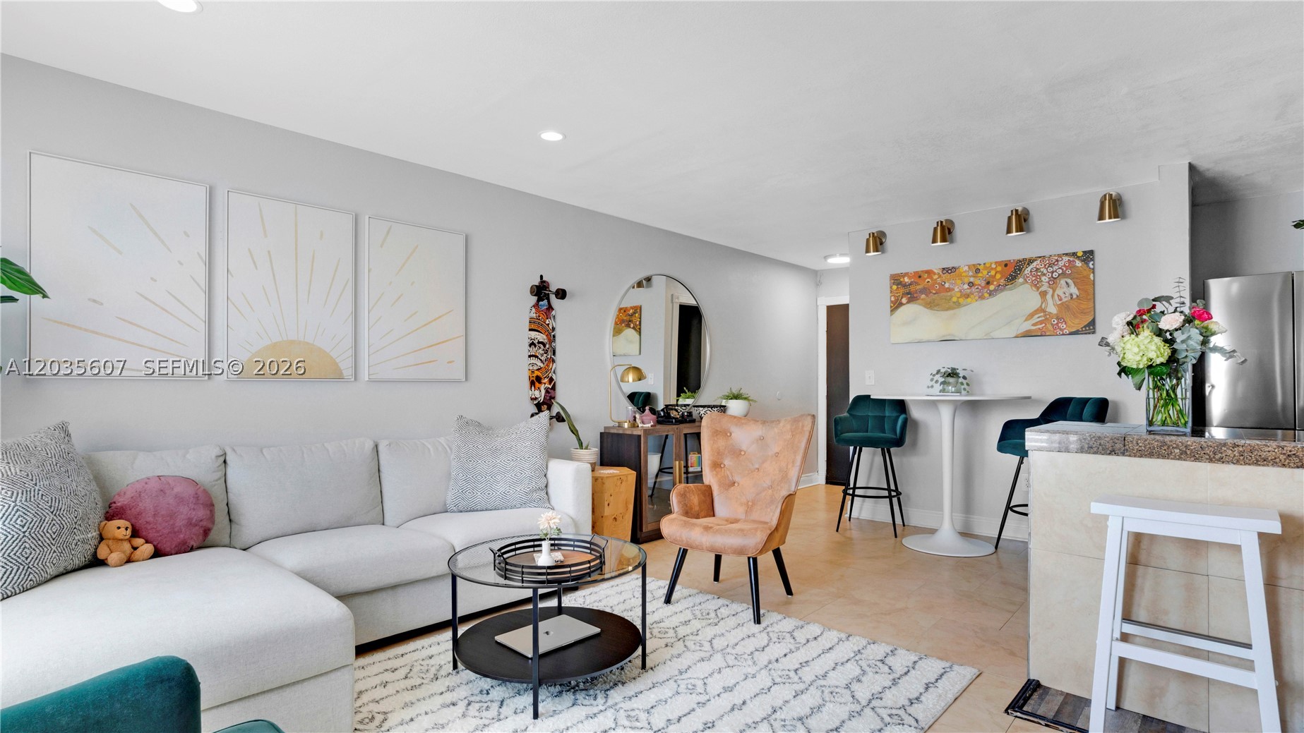 7925 Carlyle Ave 403