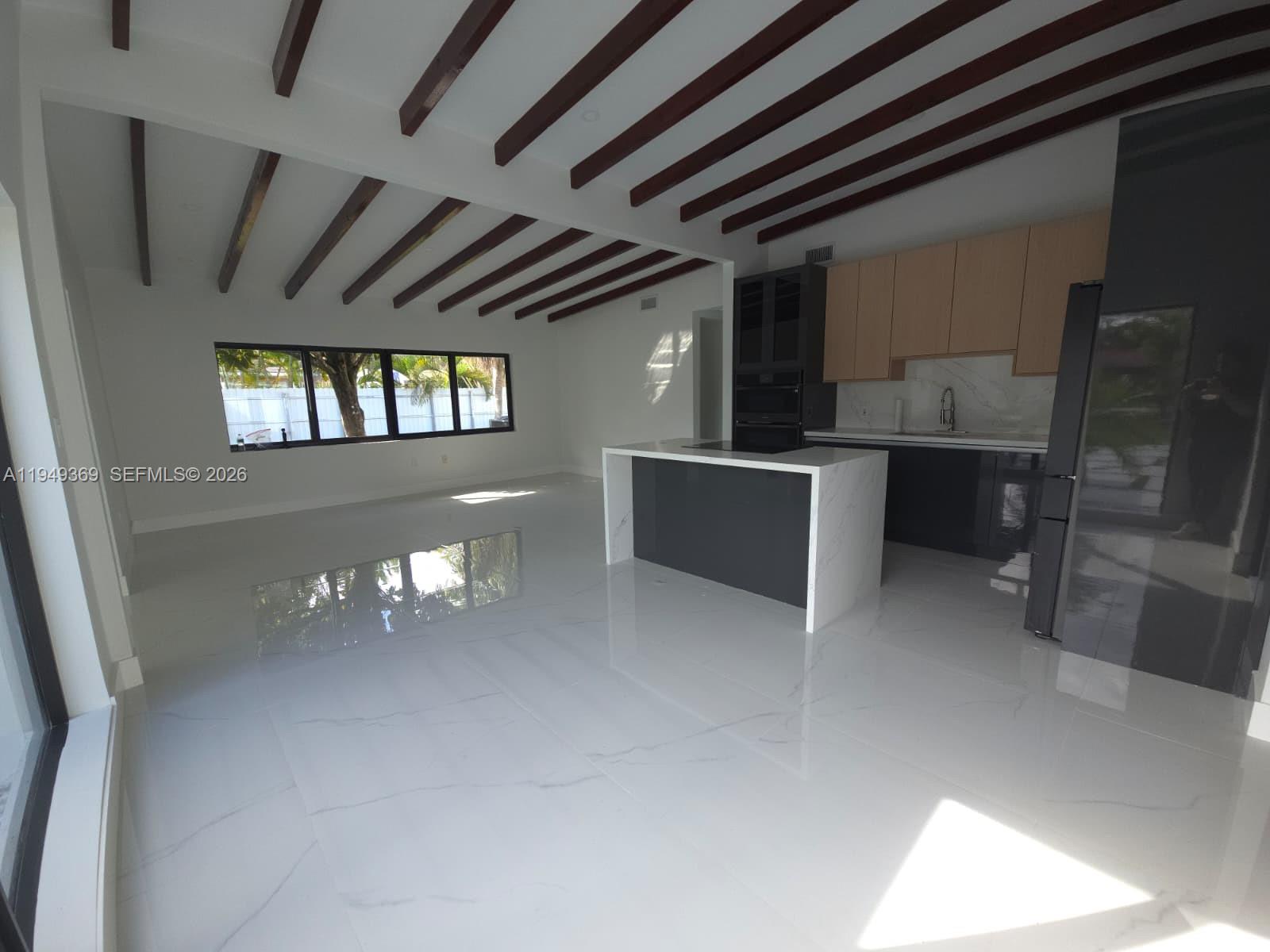 10525 SW 112th St, Miami, FL, 33176/$1,100,000 4 10525 SW 112th St