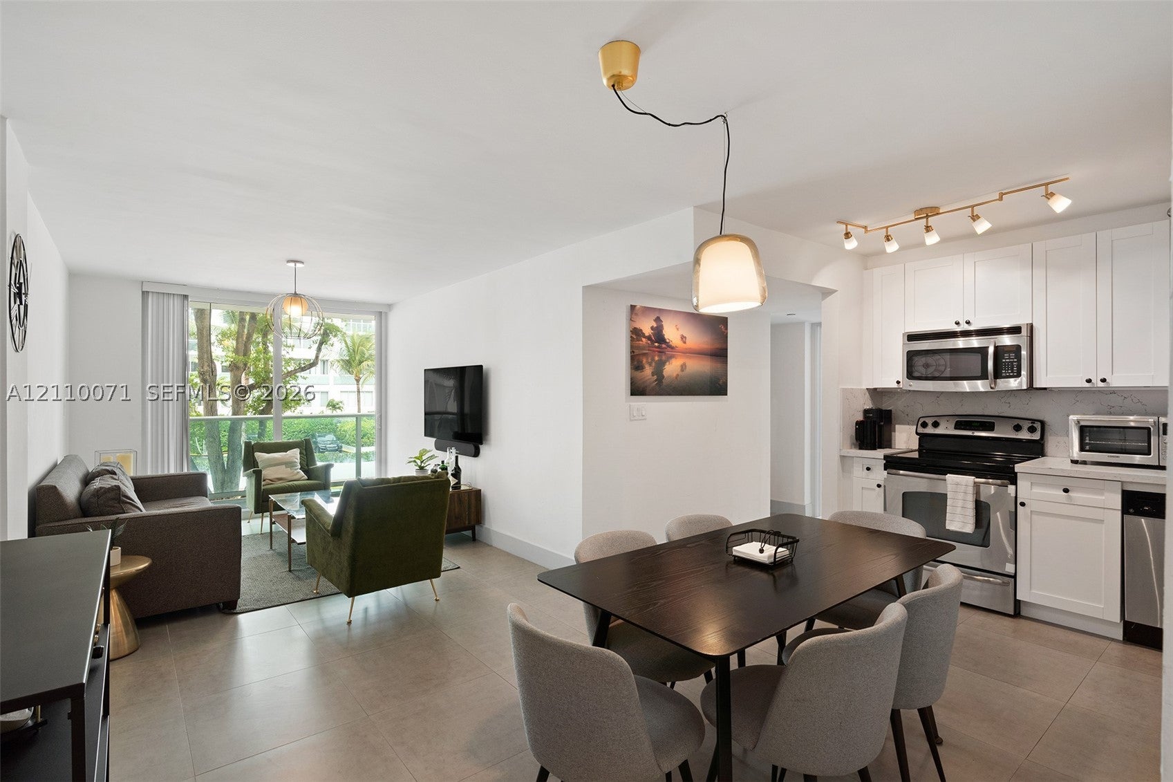 1035 West Ave 201