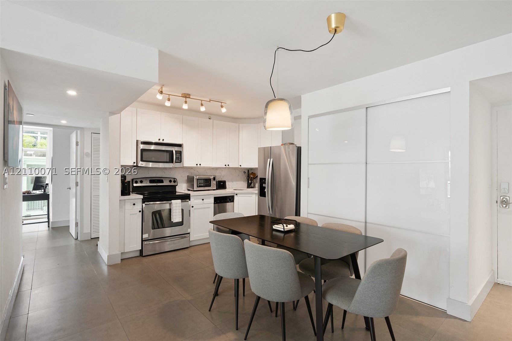 1035 West Ave 201