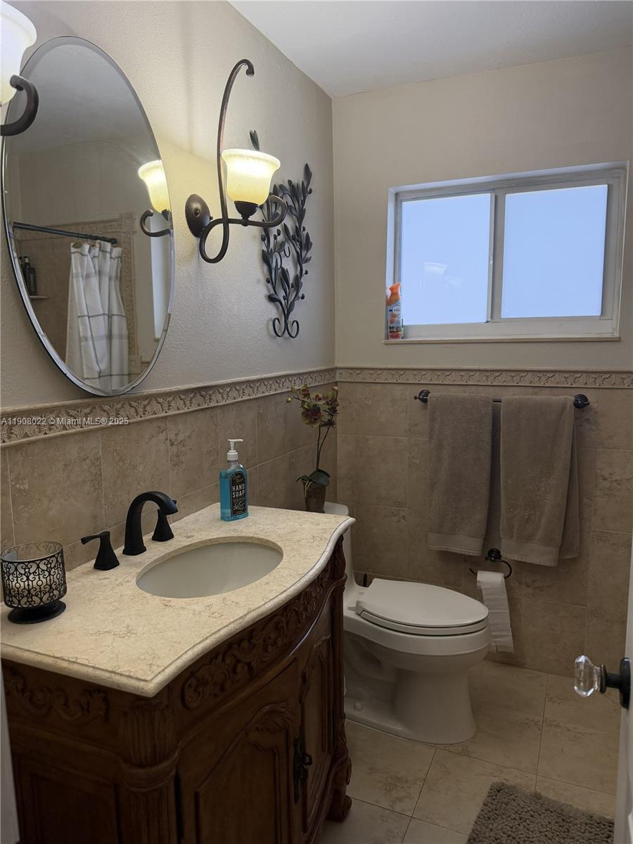 SNAPPER CREEK VILLAS - Residential