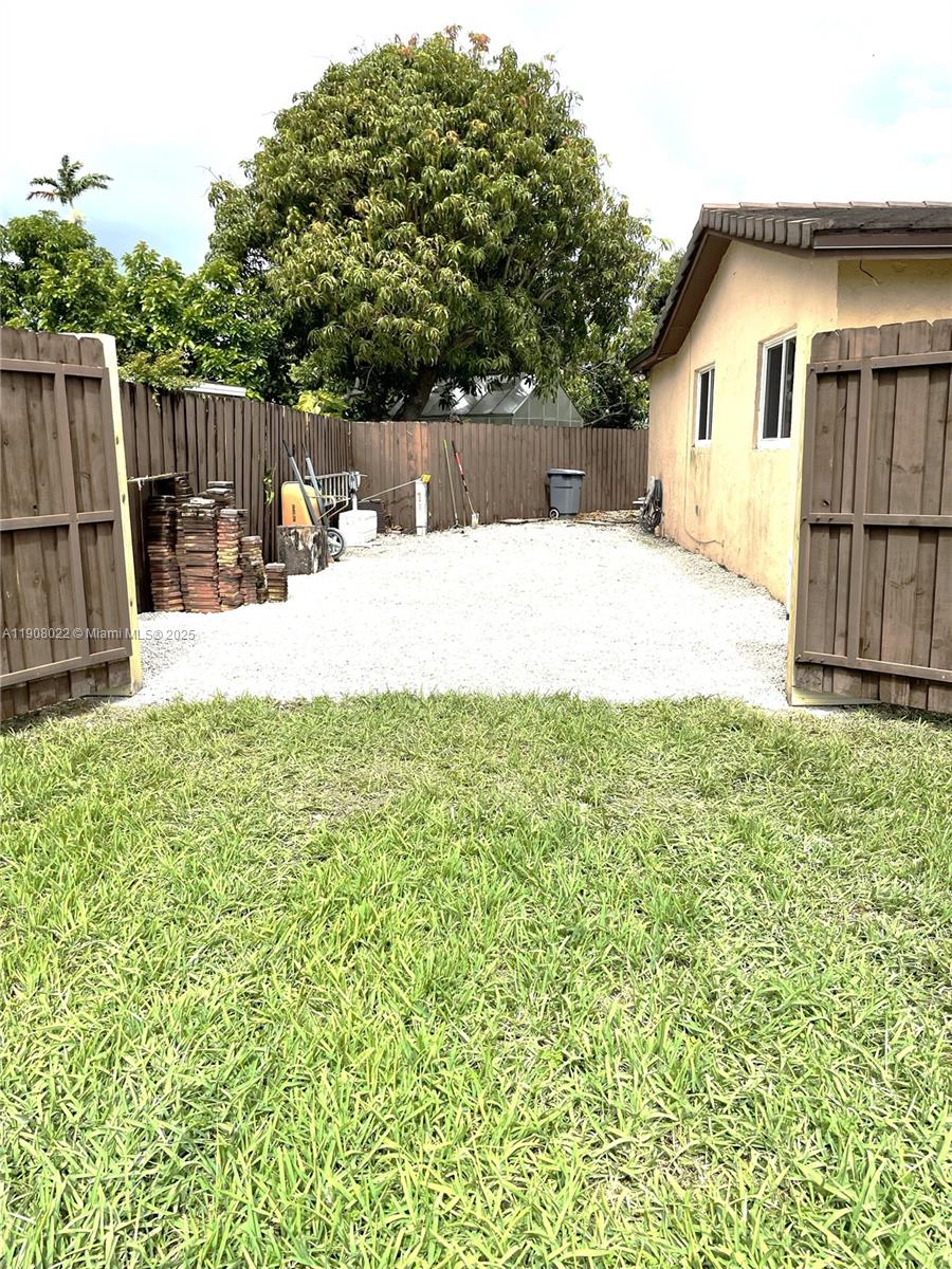 SNAPPER CREEK VILLAS - Residential