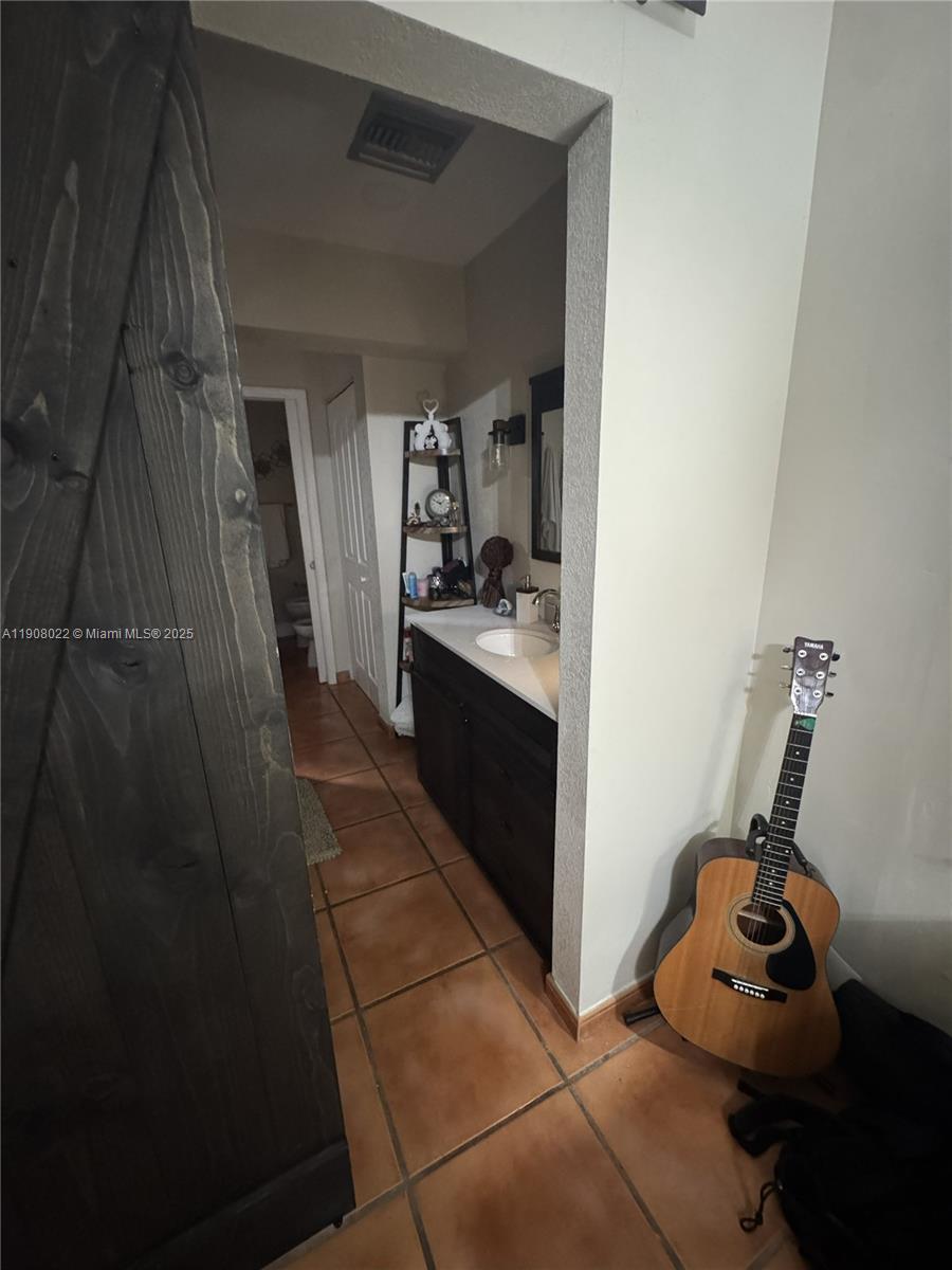 SNAPPER CREEK VILLAS - Residential