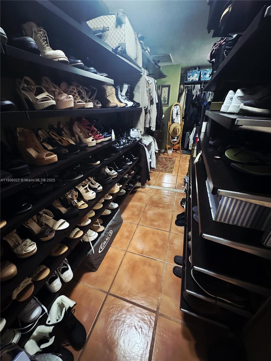 SNAPPER CREEK VILLAS - Residential