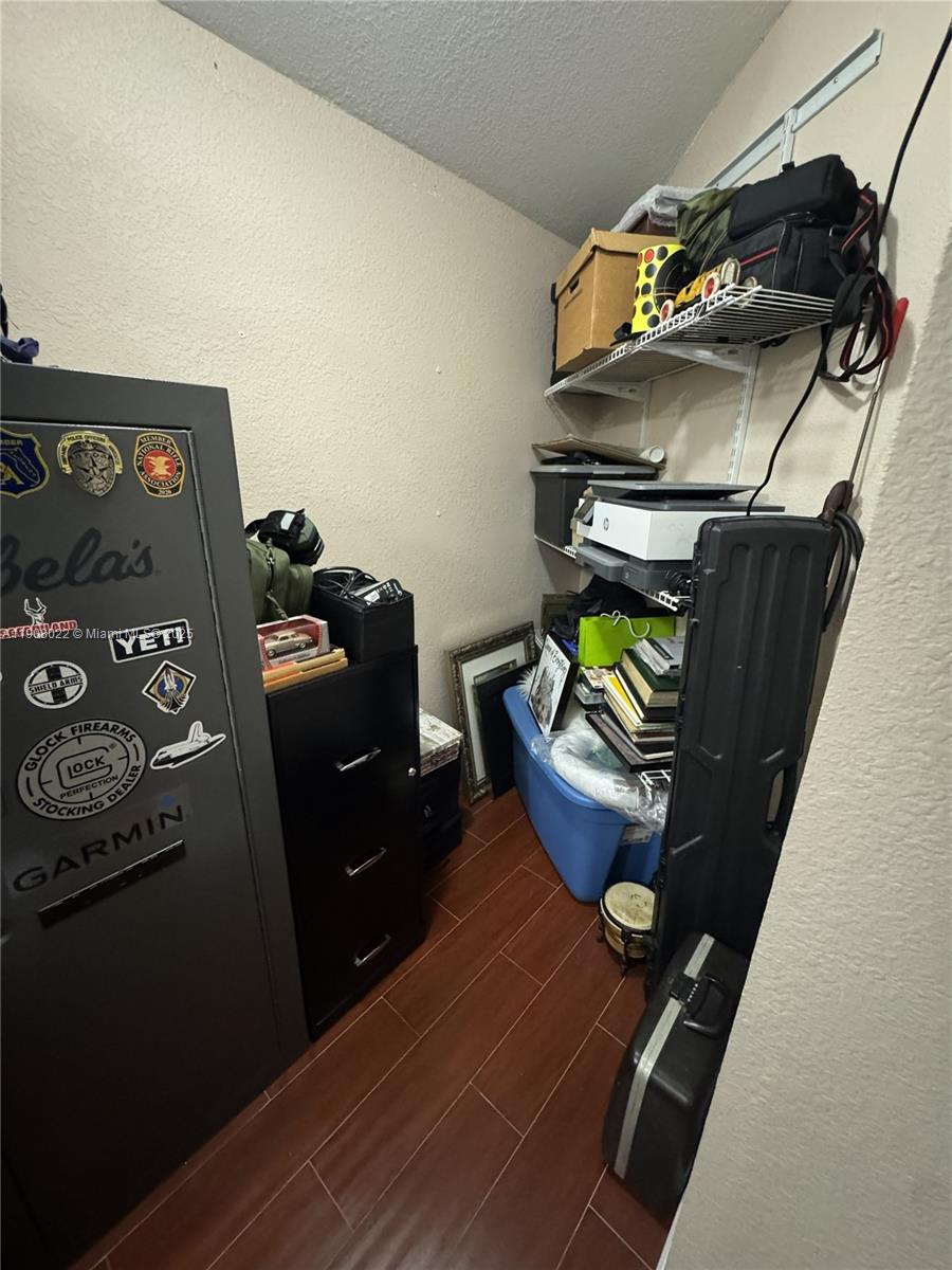 SNAPPER CREEK VILLAS - Residential